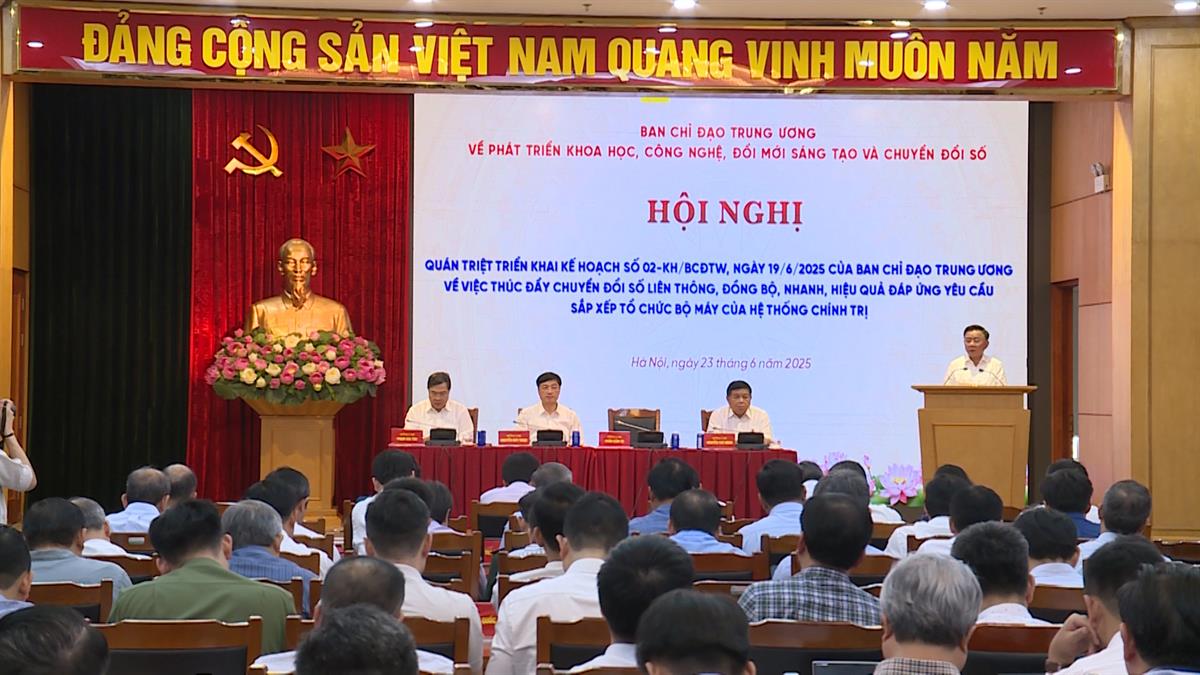 Chuyển đổi số liên thông phục vụ tinh gọn bộ máy