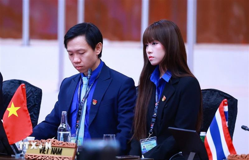 Thủ tướng: "Thanh niên là chủ thể kiến tạo, dẫn dắt ASEAN trong tương lai" 3 doi thoai thanh nien asean 1